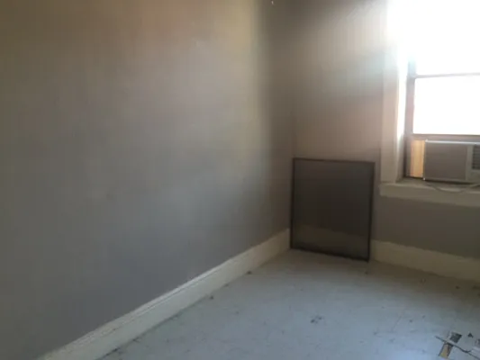 Rented by Roz Khan, LREB | media 5