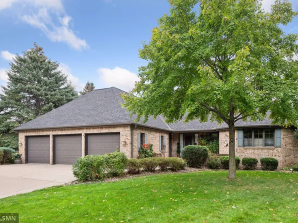 1063 Bluff Pointe Dr, Chaska, MN 55318