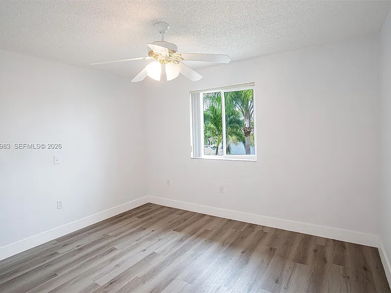 8949 SW 214th St — Photo 18