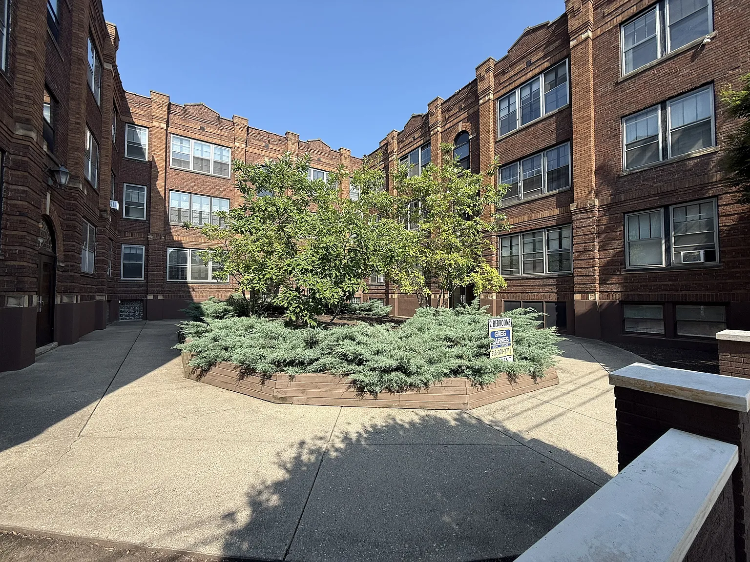 2 bed, 850 sqft, $1,425 — Photo 4