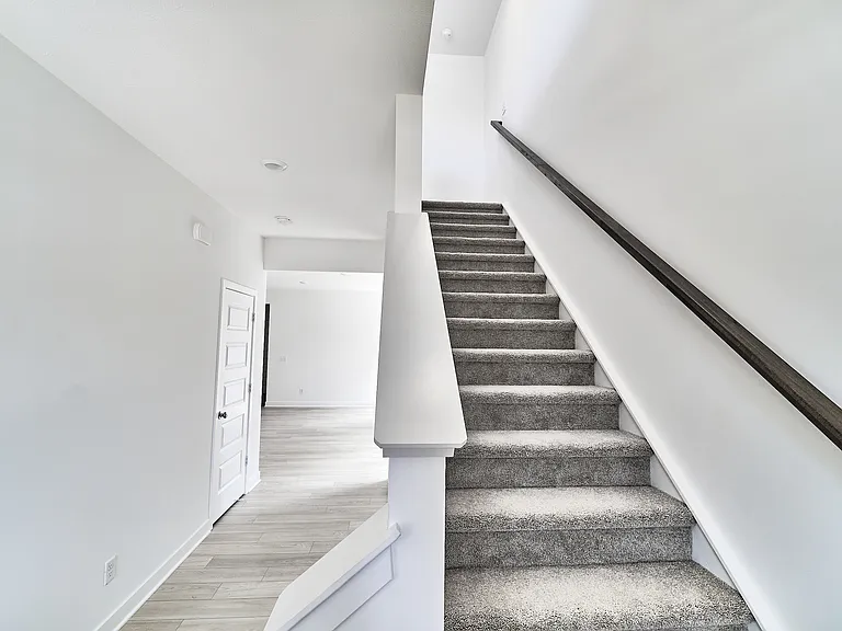 425 Eisenhower St — Photo 49