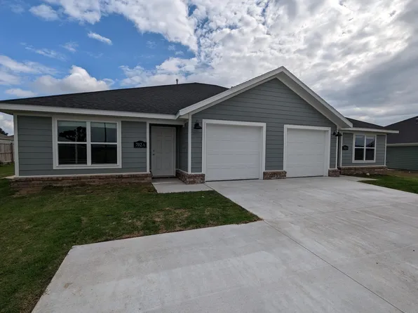 702 W Loren Dr #A, Siloam Springs, AR 72761