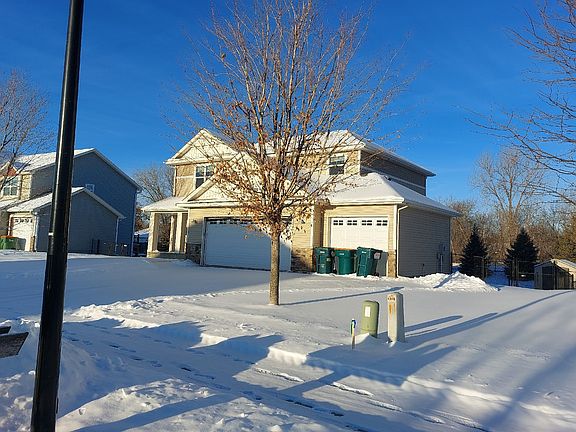 2nd image of 933 104th Ln NE
