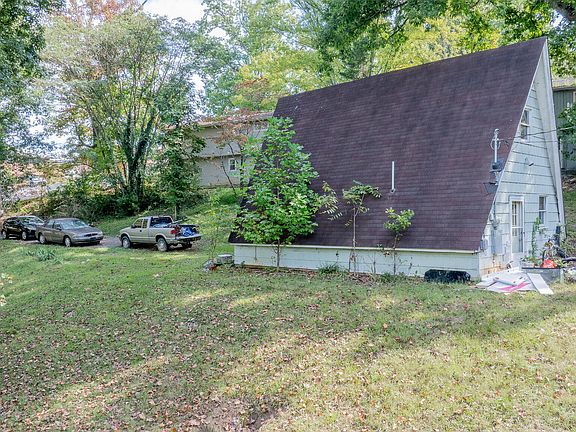 5th image of 334 Walker St