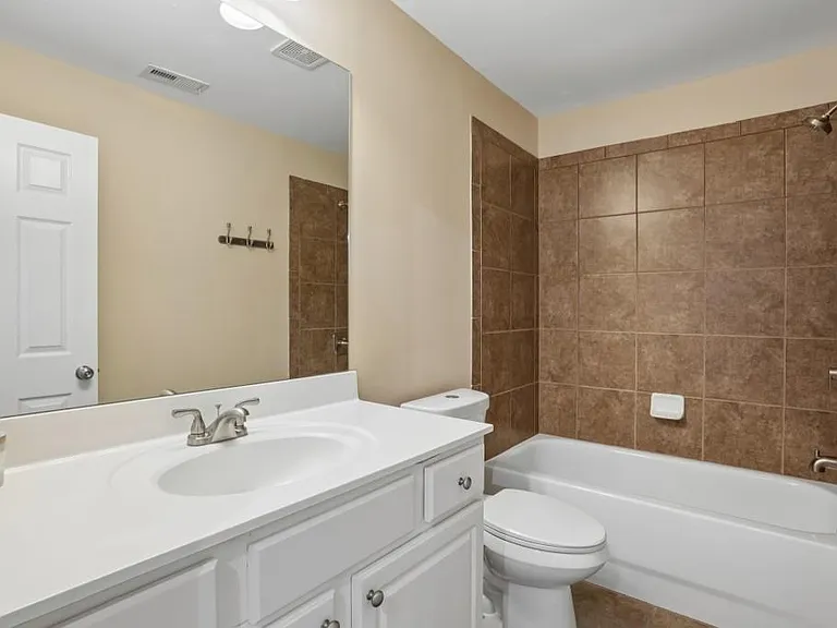 1641 Danbury Parc Pl NE — Photo 24