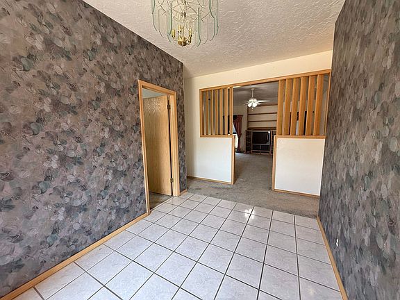 3rd image of 2416 Sherwood Ct
