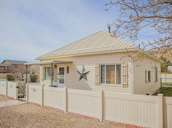 564 S 300 W, Helper, UT 84526