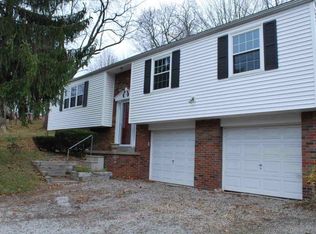 1053 Thorn Run Rd, Coraopolis, PA 15108