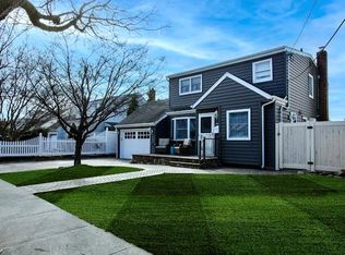 3686 Stokes Ave, Bethpage, NY 11714