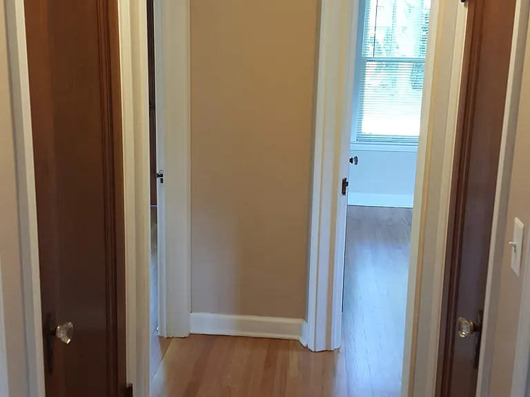 hallway towards 2 x bedrooms