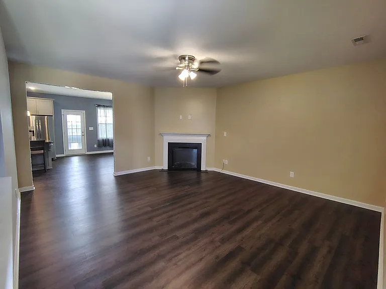 128 Welborn St — Photo 6