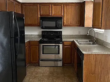 2 bed, 1.5 bath, 1040 sqft, $1,475 — Photo 1