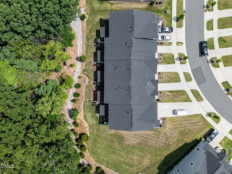 185 Millennium Dr — Photo 3