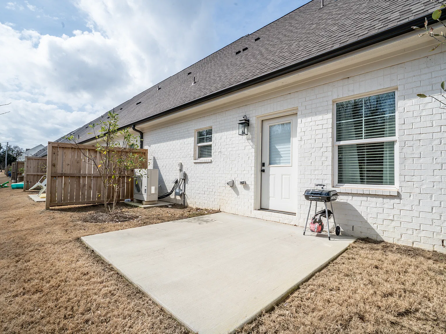 3 bed, 3.5 bath, 1560 sqft, $3,150 — Photo 3