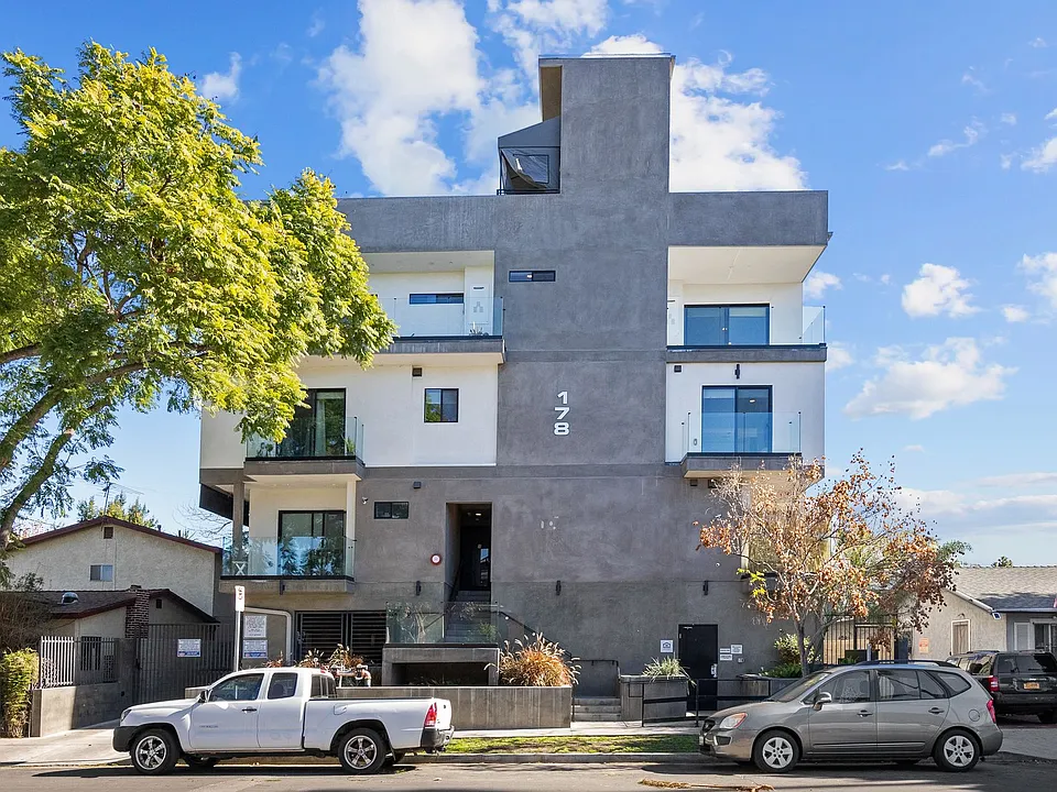 Alexandria 178 Townhomes LLC