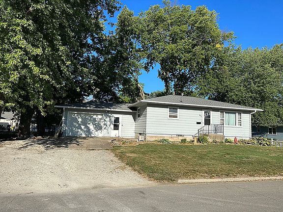 5th image of 801 Beech St