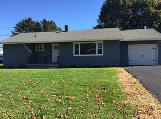 26 Blitzen Cir, New York Mills, NY 13417