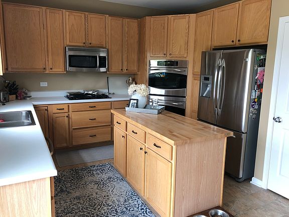 2nd image of 983 Great Falls Dr