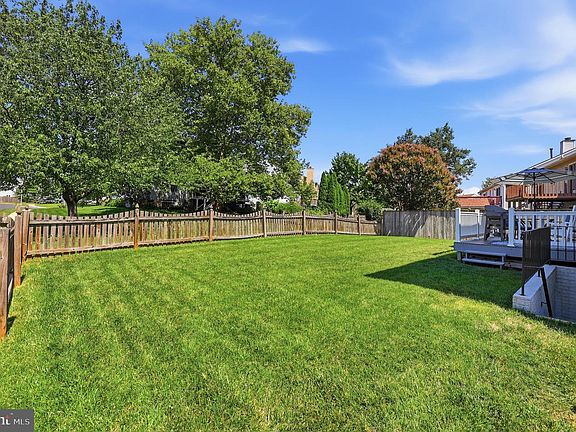 5th image of 1019 Chinaberry Dr