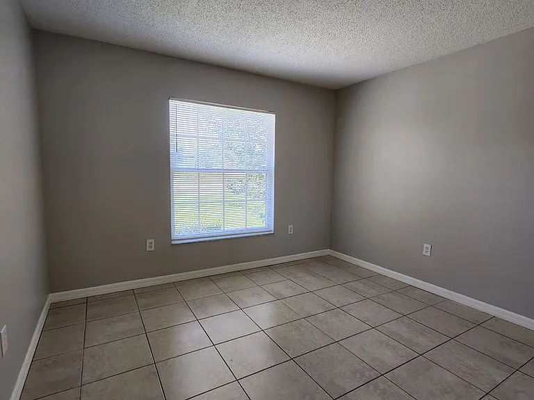 1605 Redfin Dr — Photo 10