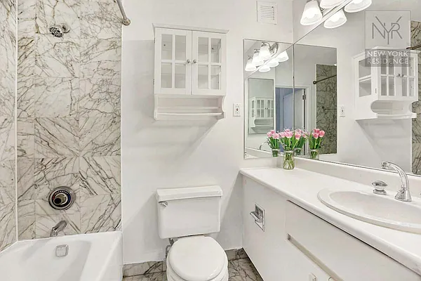 Rented by New York Residence | media 7