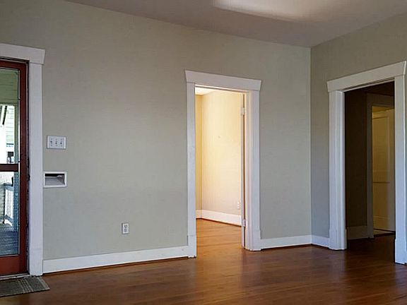 5th image of 4316 Roseland St