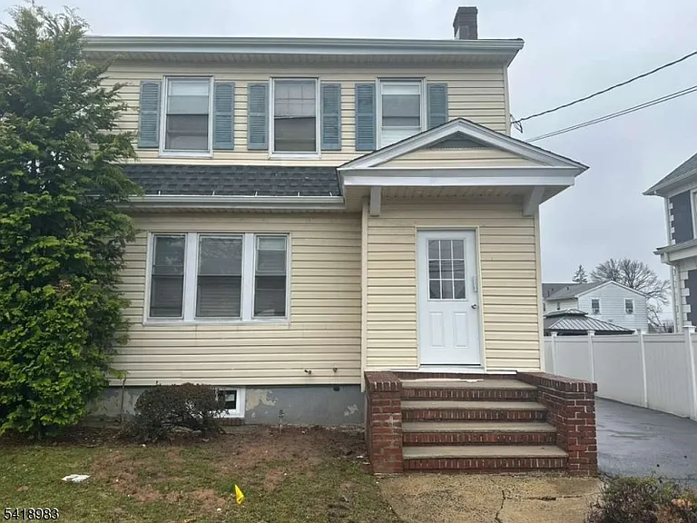 310 Winans Ave #1 — Photo 2