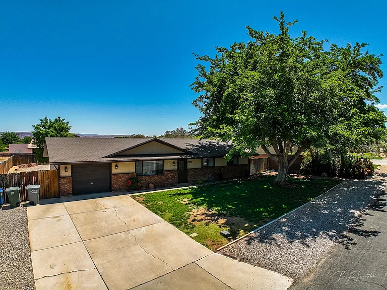 2821 Juniper Cir — Photo 35