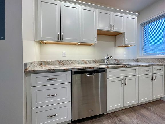 3rd image of 219 Waterman St #2-4