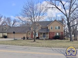 3740 SW Canterbury Town Rd, Topeka, KS 66610
