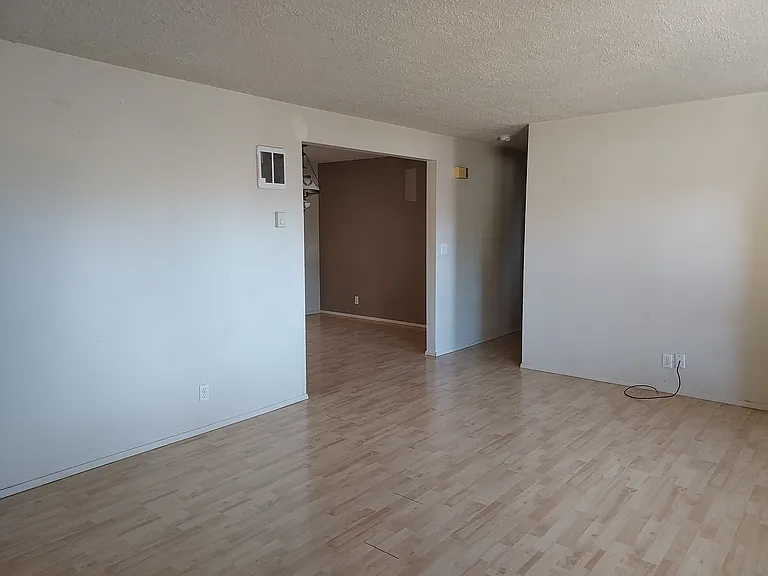 2145 Primrose St — Photo 16