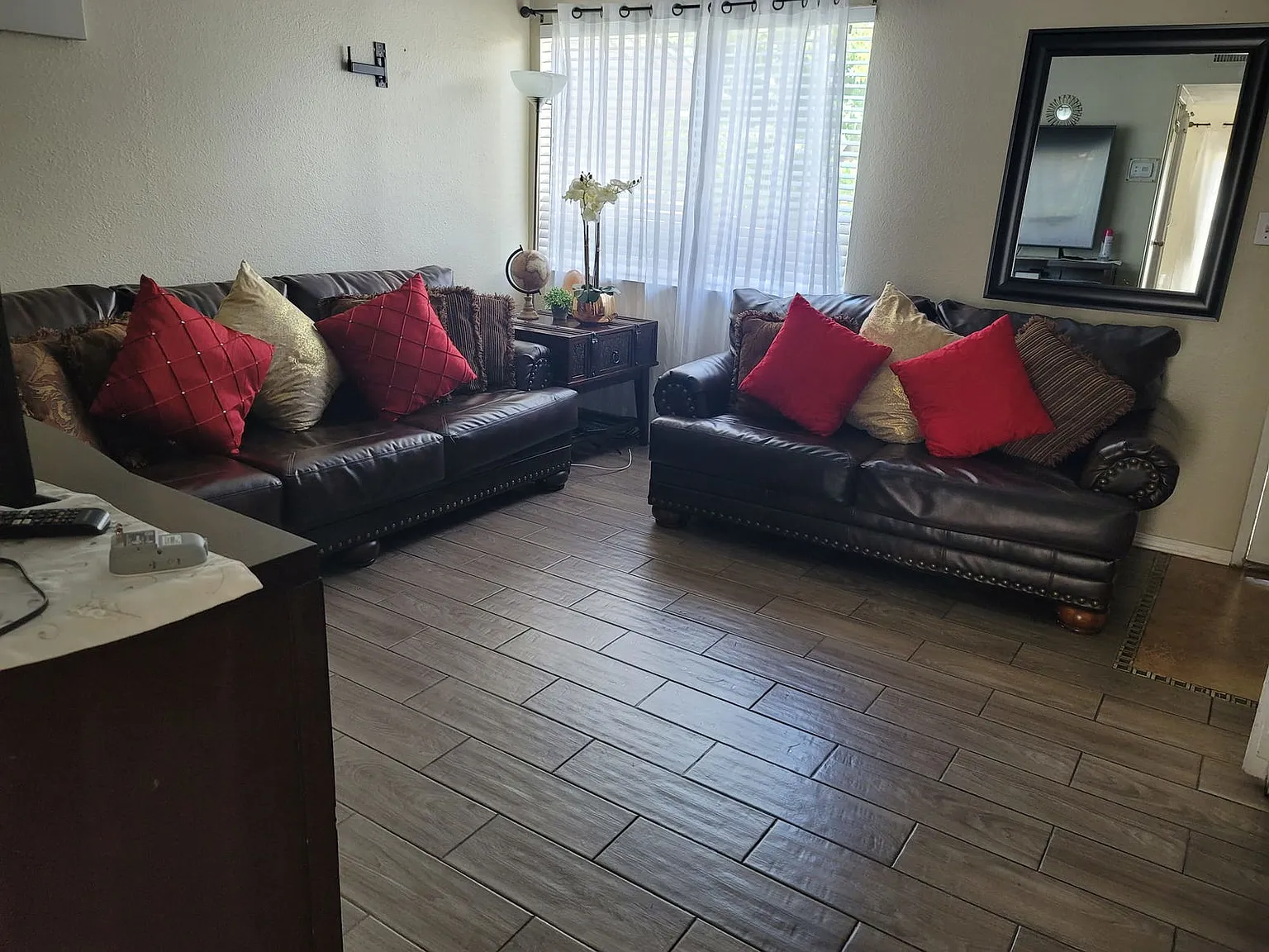 2 bed, 1.5 bath, 986 sqft, $1,785 — Photo 2