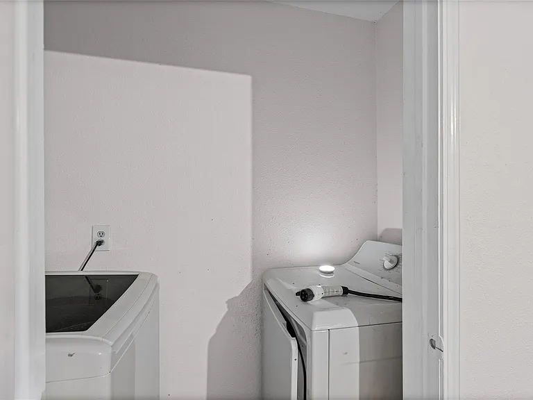 2408 Windrift Way — Photo 14