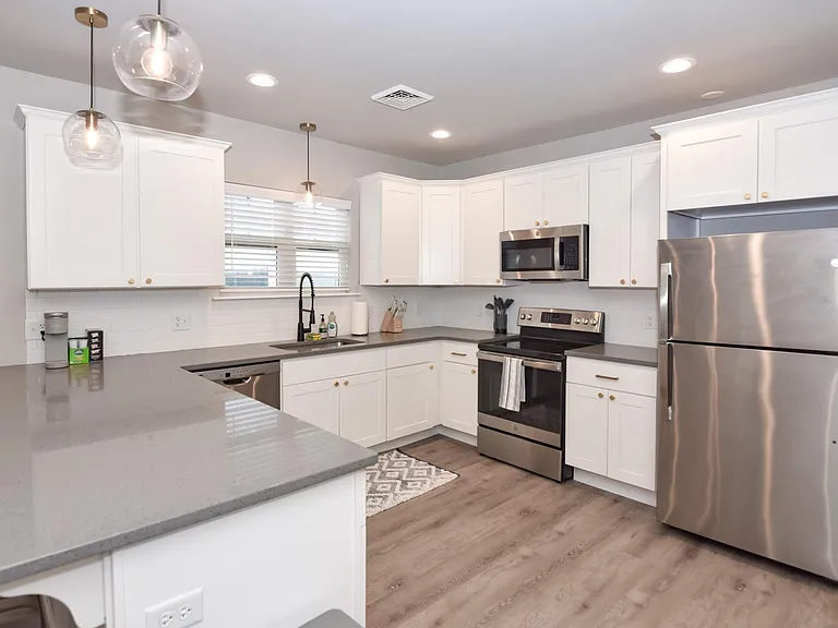 1401 Market St #2L — Photo 2