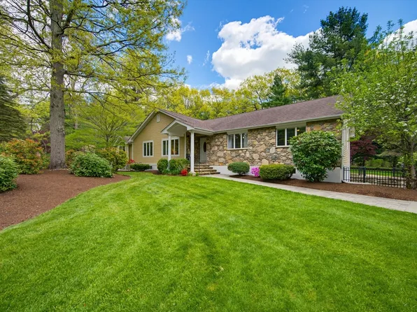 26 Fairway Ln, Foxboro, MA 02035