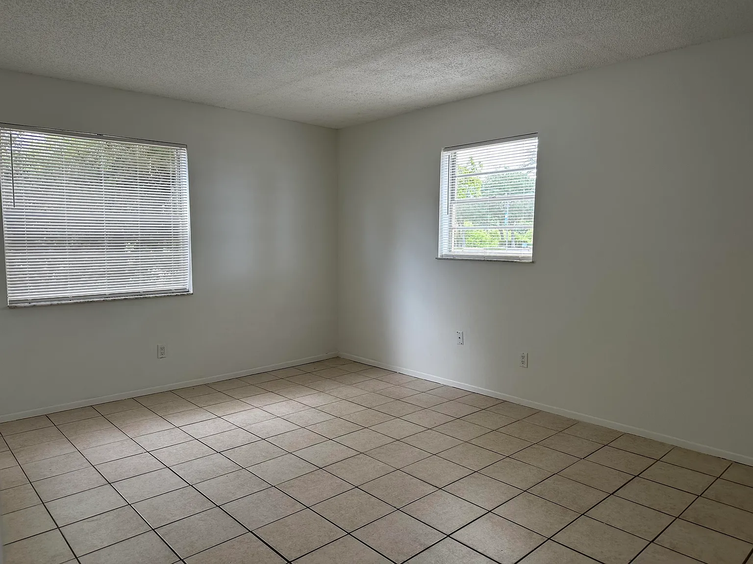 2 bed, 1.0 bath, 928 sqft, $1,800 — Photo 3
