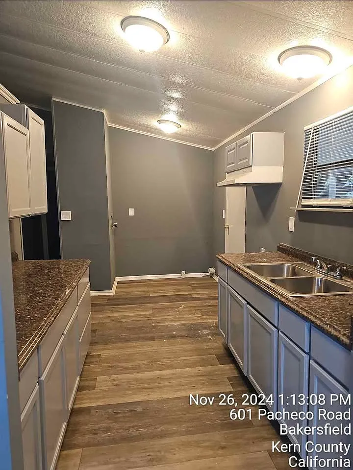 2 bed, 960 sqft, $1,650 — Photo 3