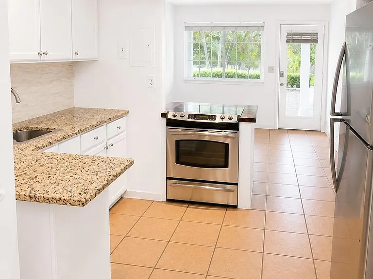 3115 Park Ave #3 — Photo 2