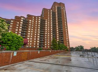 2508 Harmon Cove Tower, Secaucus, NJ