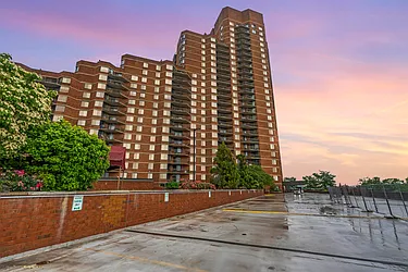 2508 Harmon Cove Tower
