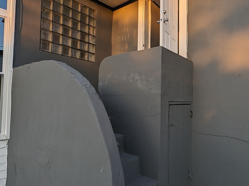 2nd floor entrance