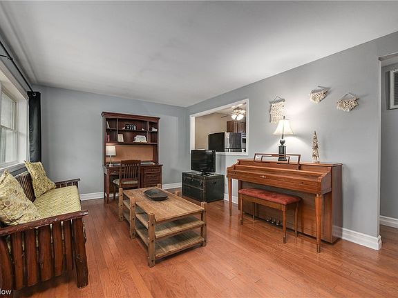 4th image of 263 Baldwin Dr