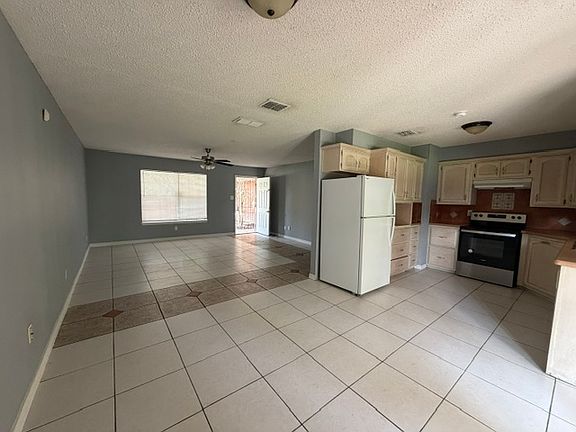 3rd image of 501 E Hibiscus Ave