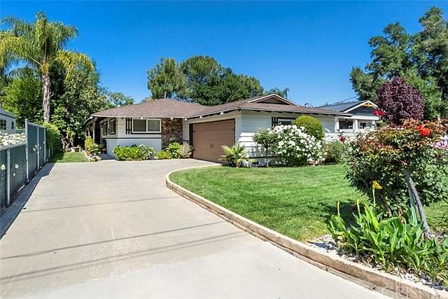 1st image of 25057 Everett Dr