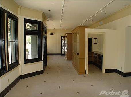 2nd image of 410 E Broughton St