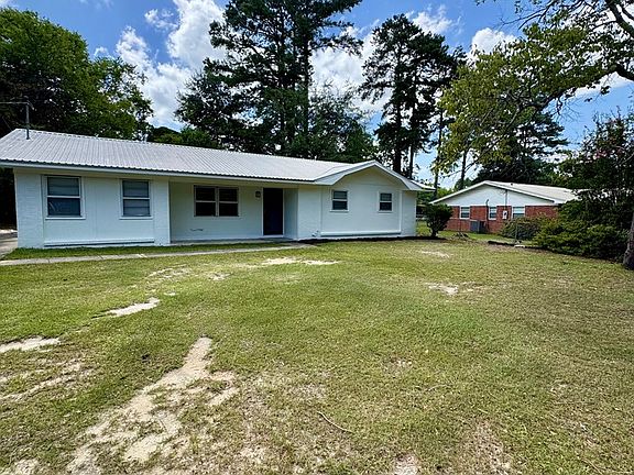 2nd image of 104 Fairlane Dr