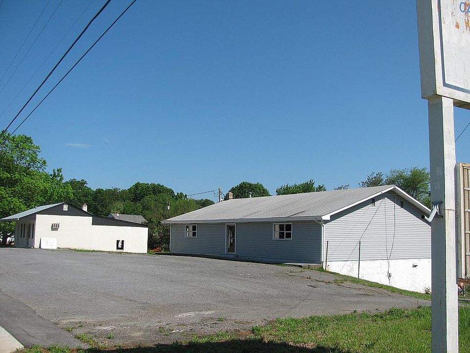 1st image of 420 Vaden Dr