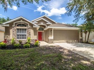 5709 Hawklake Rd, Lithia, FL 33547