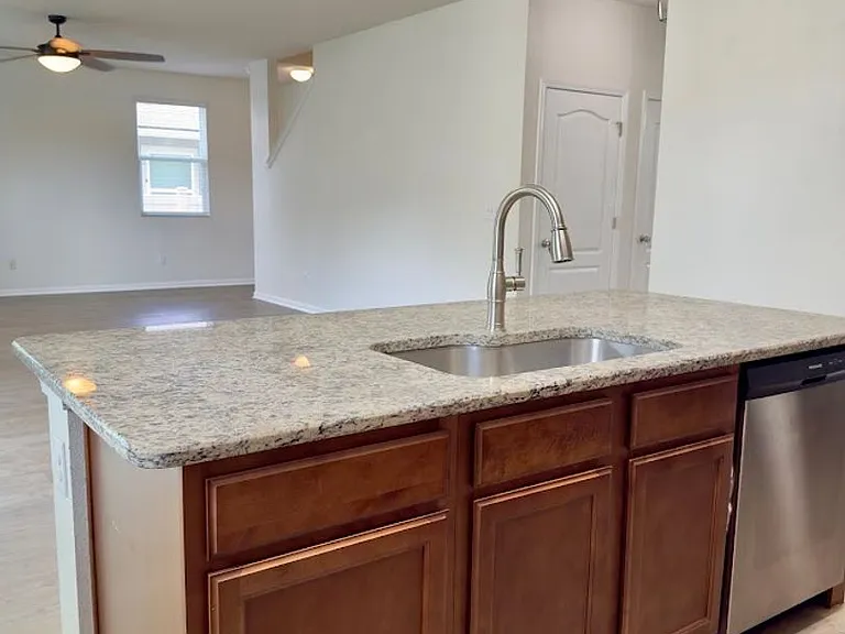 101 Cedar Breeze Dr — Photo 7