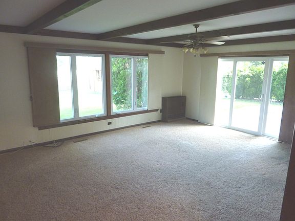 4th image of 1521 N Walnut Ave